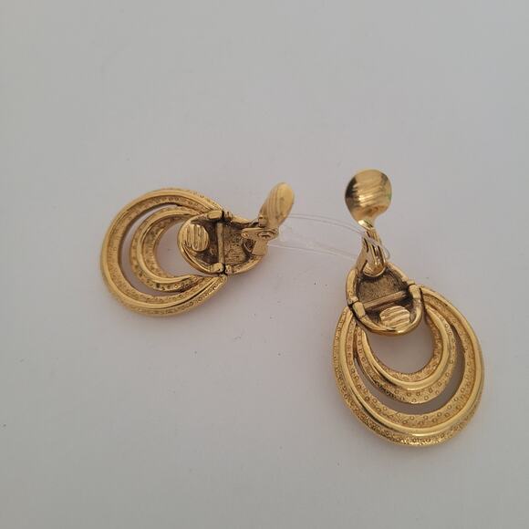 Vintage Monet Earrings Gold Tone Clip on Statement Large - Picture 7 of 7